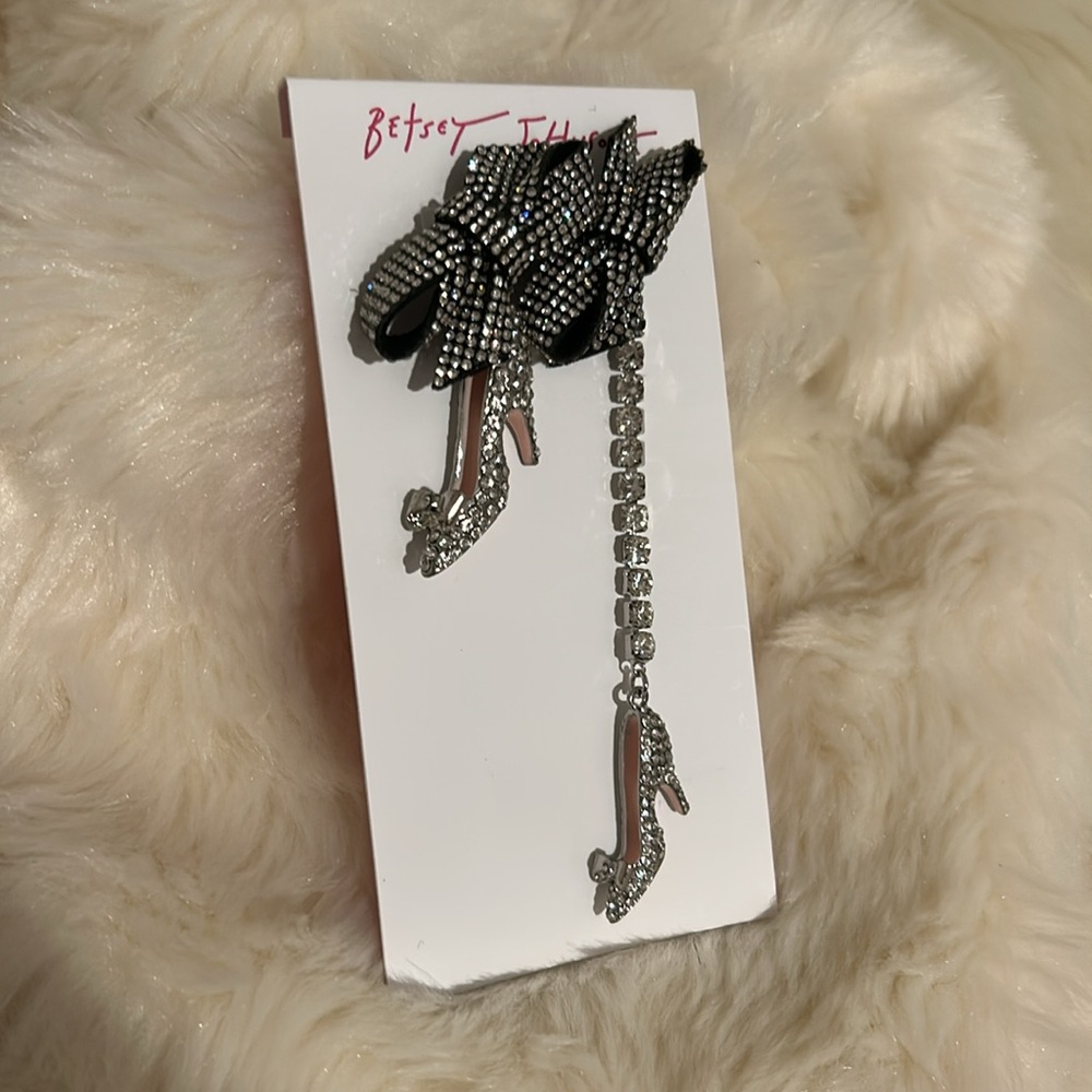 New Betsey Johnson BETSEYS HOLIDAY MISMATCH Crystal High Heels Bow EARRINGS NWT - Picture 6 of 16